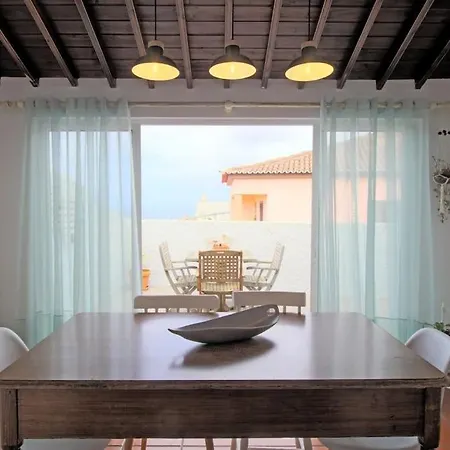 Canto 30 E Um - Host & Chill 3*