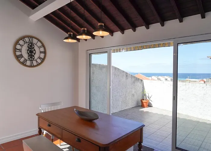 Canto 30 E Um - Host & Chill Ribeira Grande