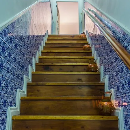 Canto 30 E Um - Host & Chill