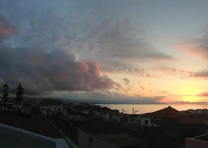 Canto 30 E Um - Host & Chill